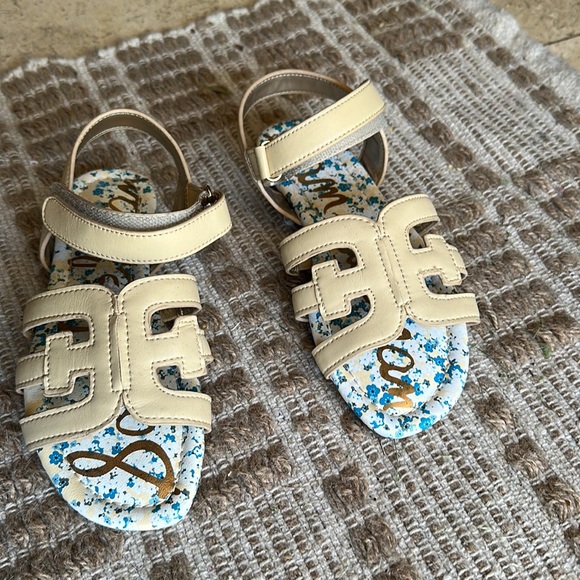 Sam Edelman girls sandals a size 1M. New. Never worn - Picture 2 of 4